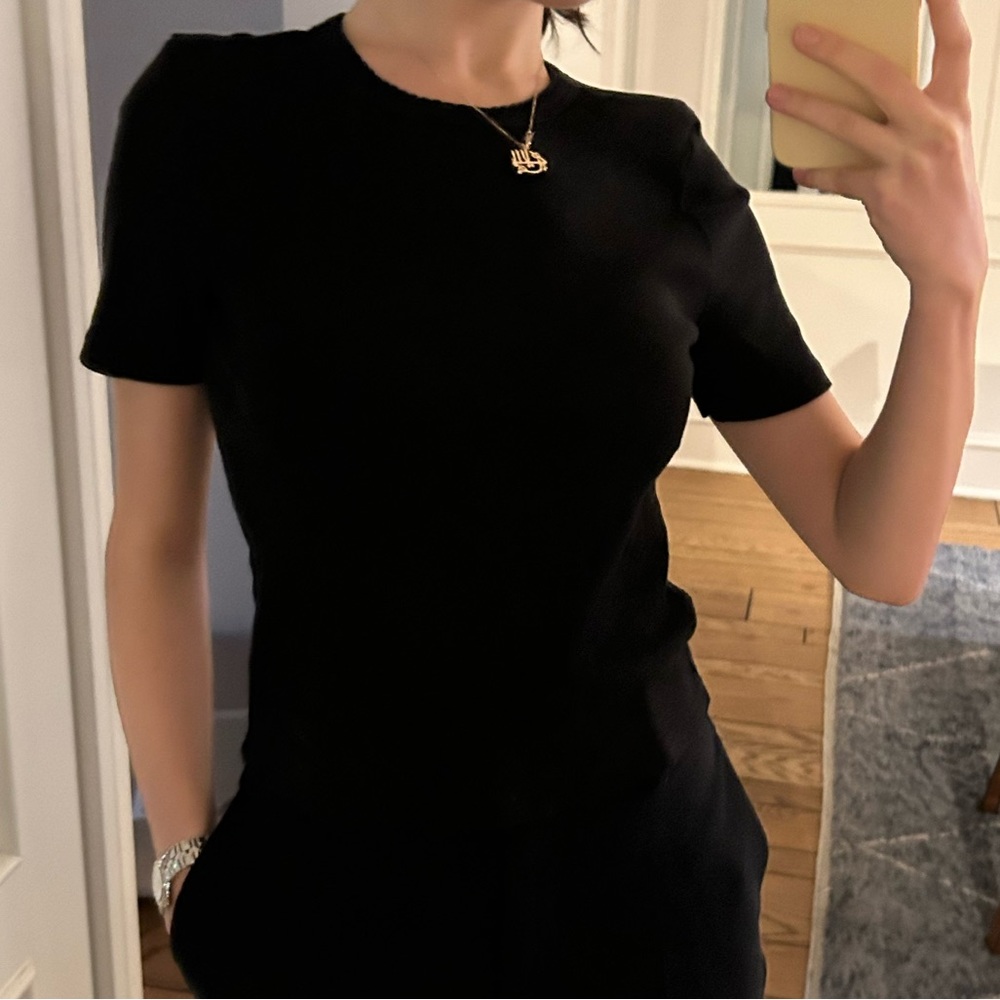 Classic black t shirt, size M!!💌